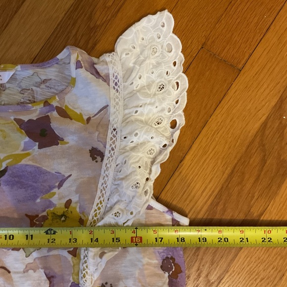 Lauren Conrad Floral Blouse. Size Large. - Picture 4 of 5